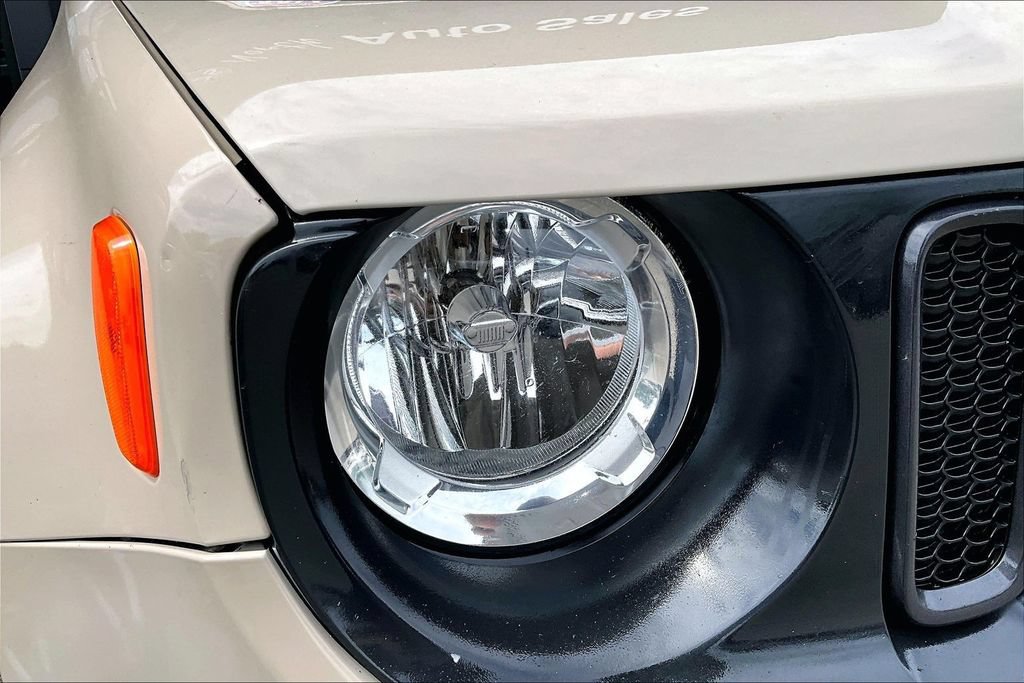 Used 2016 Jeep Renegade Trailhawk AWD/4WD image 32
