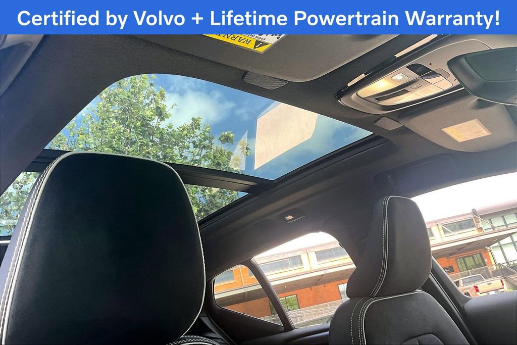 Used 2025 Volvo XC40 B5 Plus AWD/4WD image 22