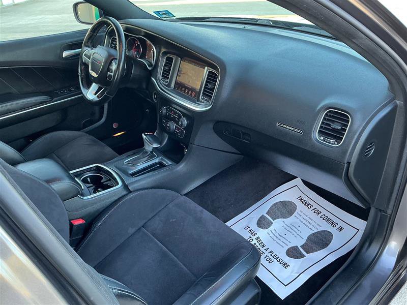 Used 2016 Dodge Charger R/T RWD image 31