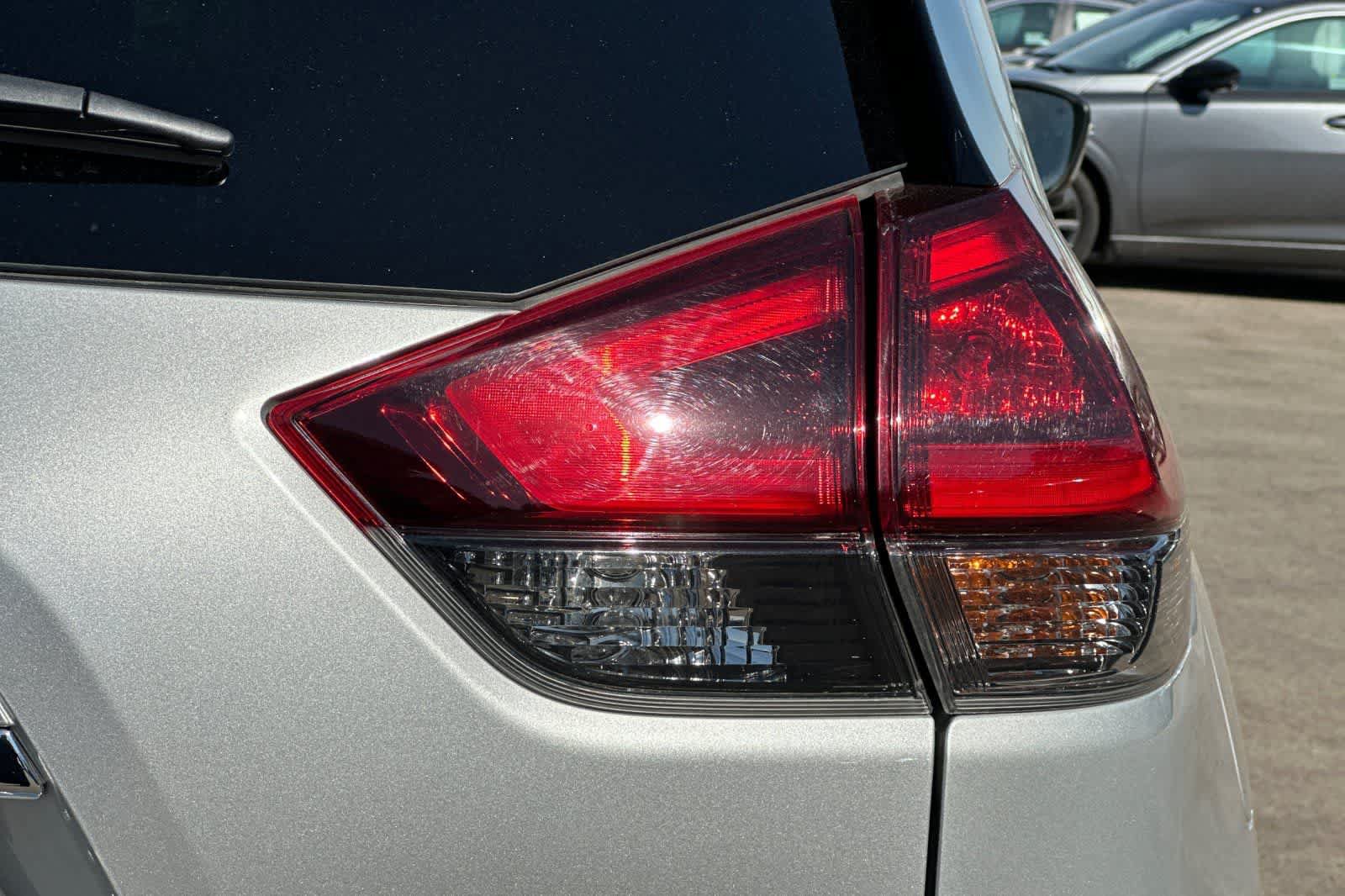 Used 2020 Nissan Rogue SV w/ Premium Package FWD image 35