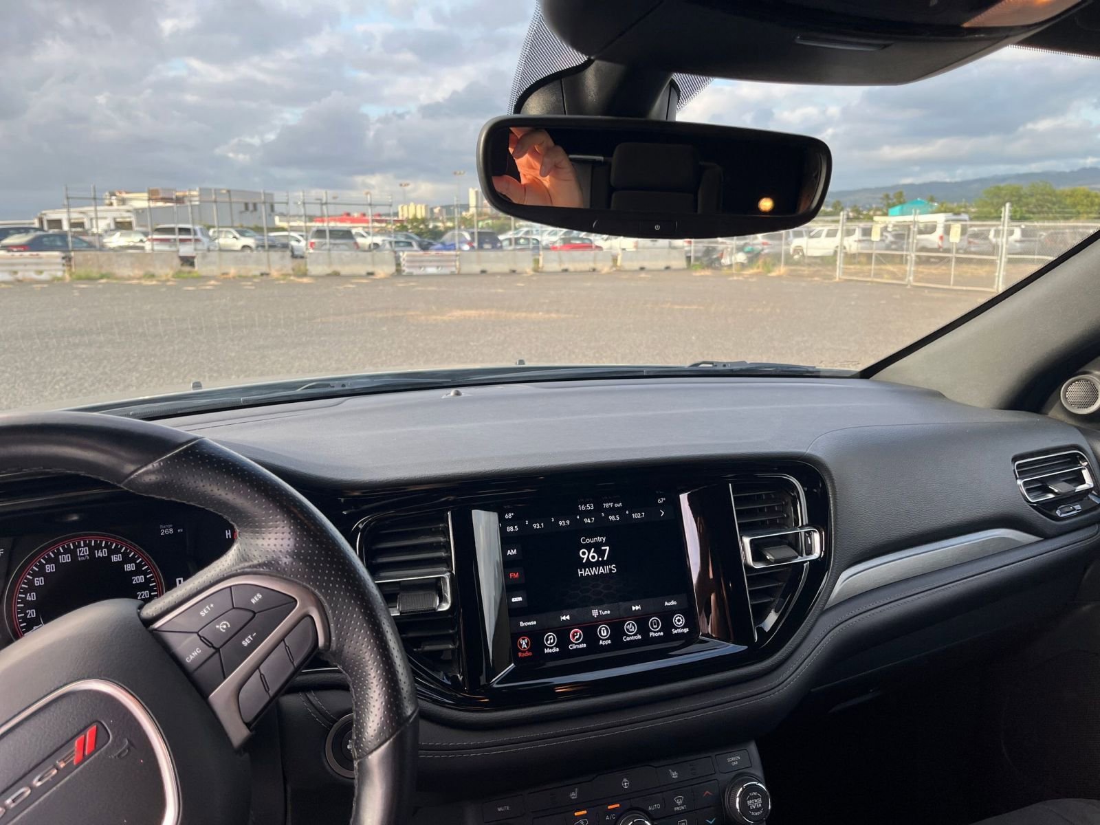 Used 2023 Dodge Durango SXT image 38