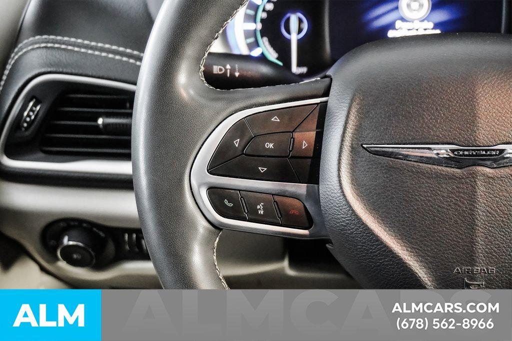 Used 2024 Chrysler Pacifica Select image 26