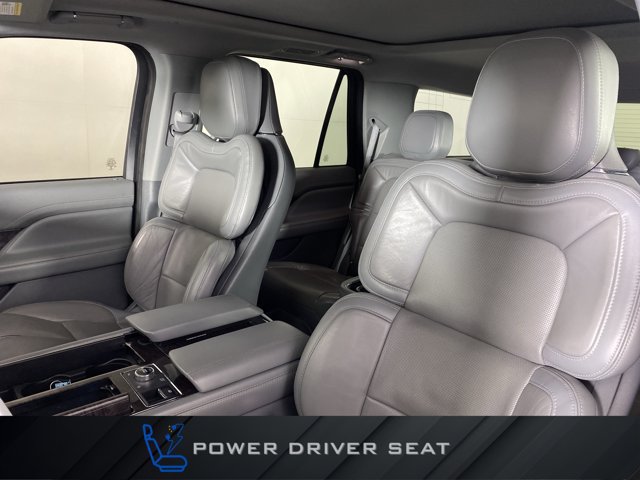 Used 2021 Lincoln Navigator Reserve w/ Luxury Package AWD/4WD image 19