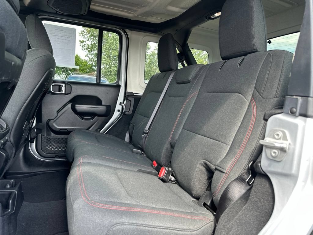 Used 2024 Jeep Wrangler Unlimited Rubicon AWD/4WD image 29