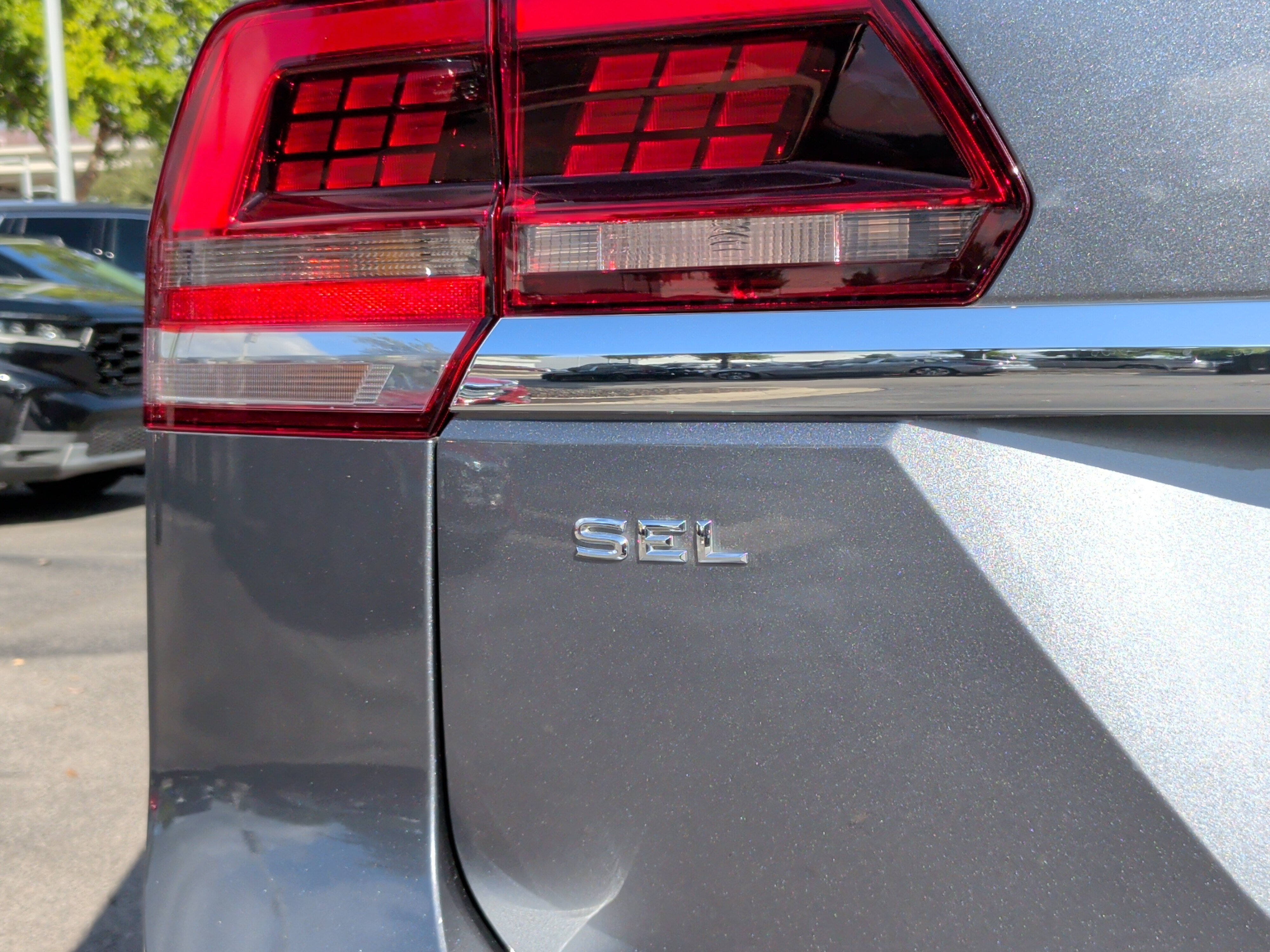 Used 2018 Volkswagen Atlas SEL Premium AWD/4WD image 12