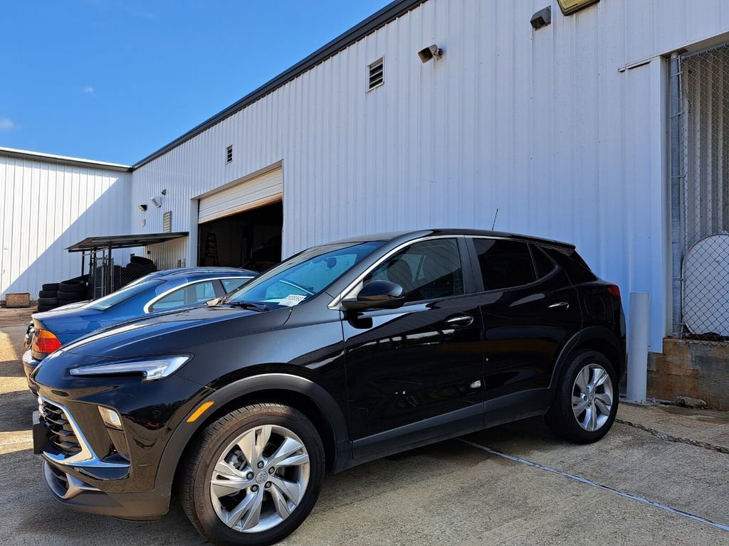 Used 2025 Buick Encore GX Preferred FWD image 1