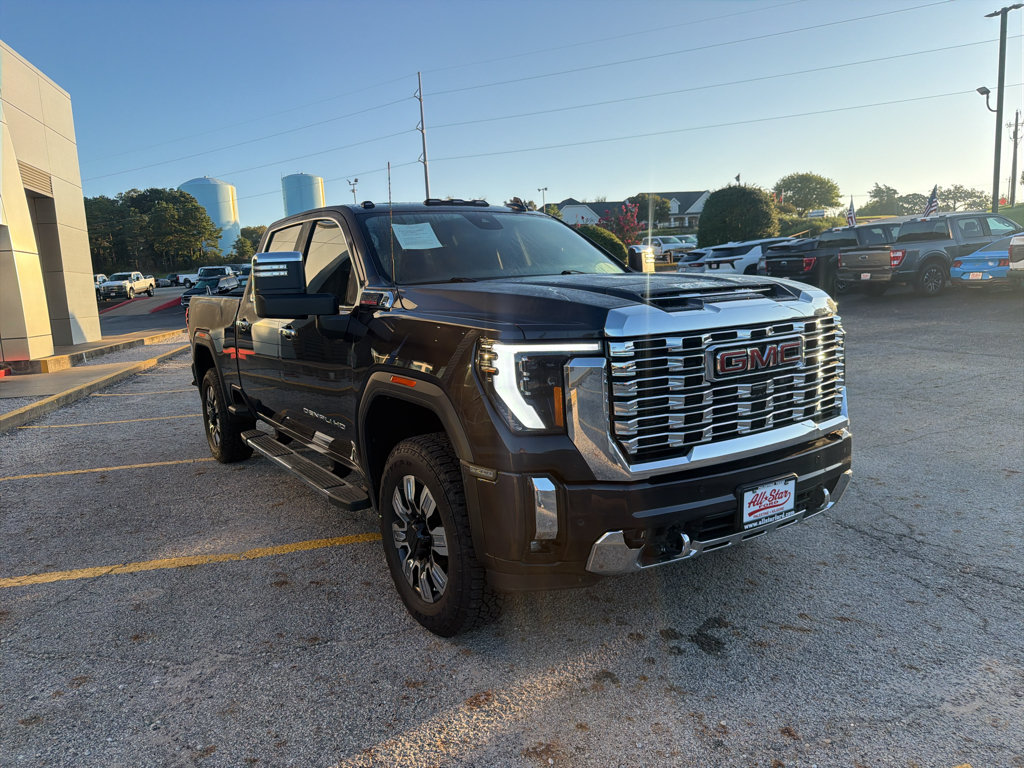 Used 2025 GMC Sierra 2500 Denali w/ Denali Reserve Package AWD/4WD image 3