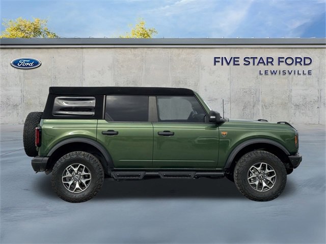 Used 2023 Ford Bronco Badlands image 3