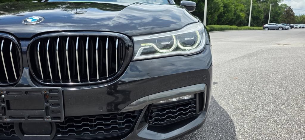 Used 2019 BMW 750i w/ Executive Package RWD image 9