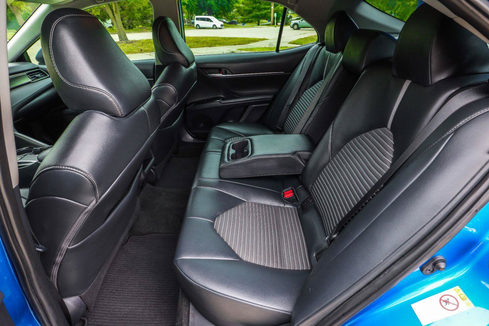 Used 2019 Toyota Camry SE FWD image 34