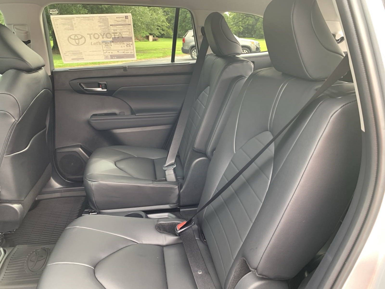 New 2024 Toyota Highlander XLE FWD image 23