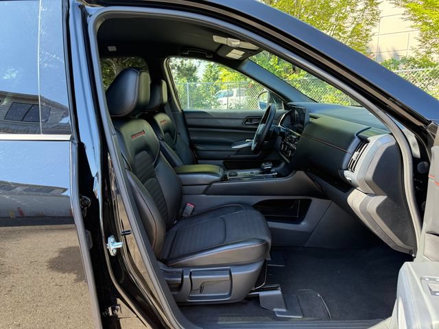 Used 2026 Nissan Pathfinder Rock Creek AWD/4WD image 9