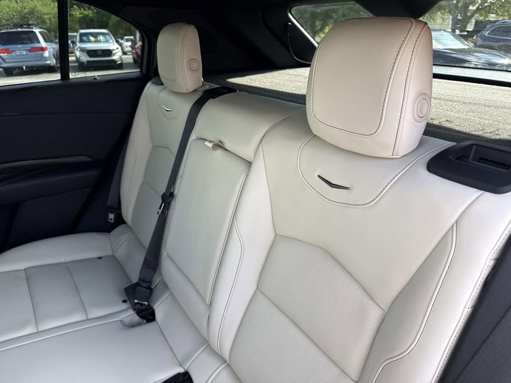 Certified 2023 Cadillac XT4 Sport FWD image 14