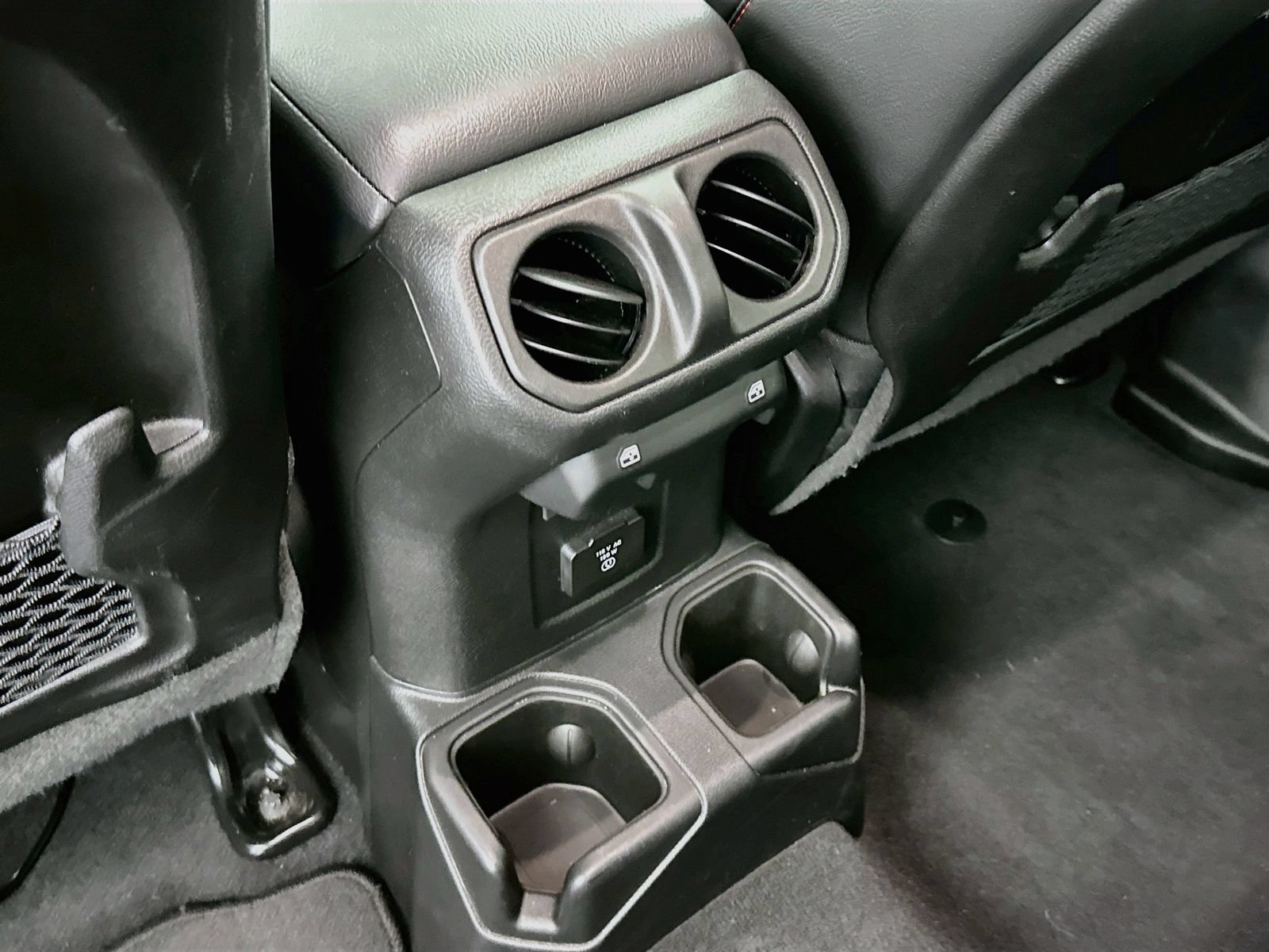Used 2025 Jeep Wrangler Unlimited Rubicon AWD/4WD image 23