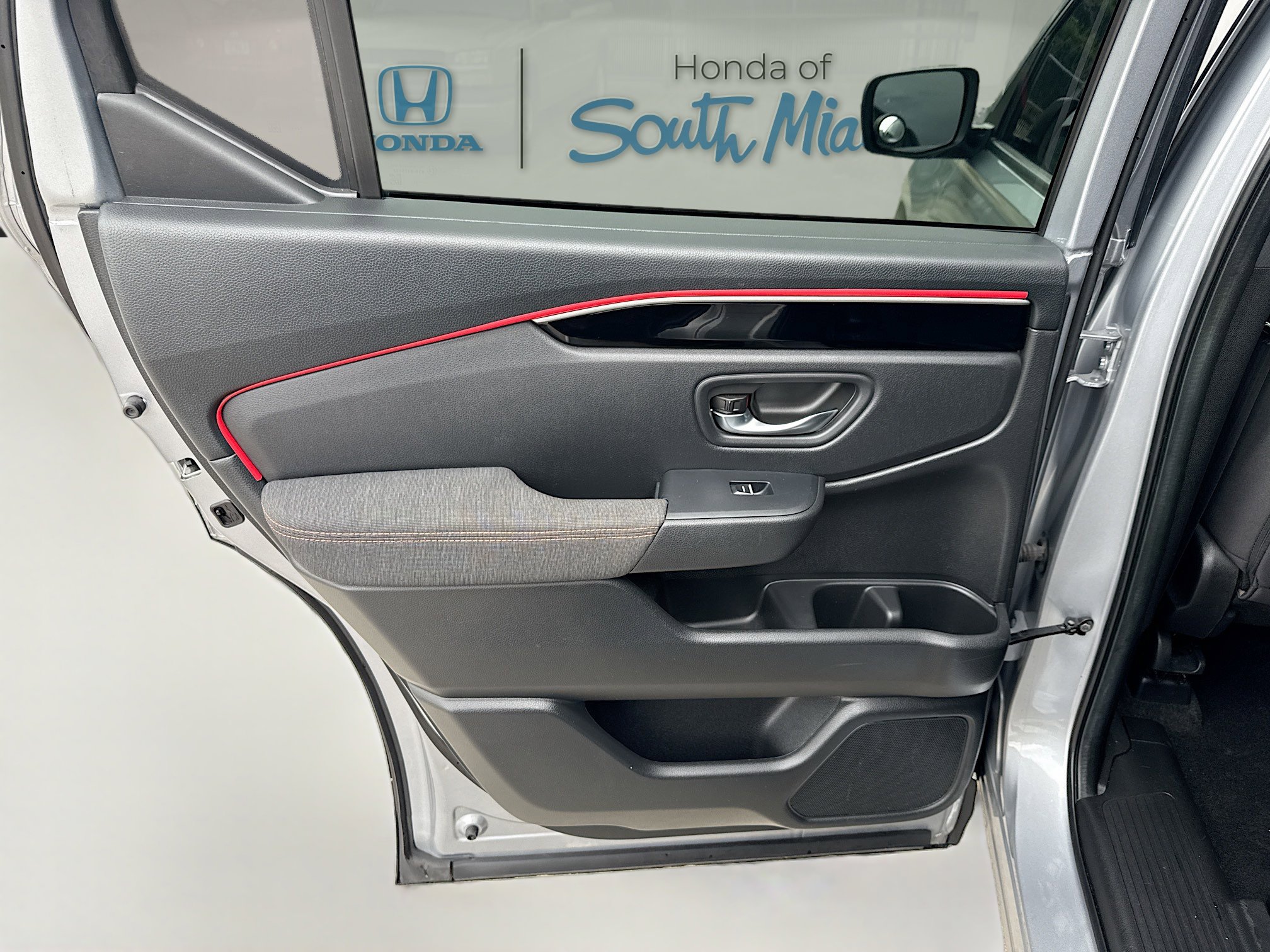 Used 2023 Honda Pilot Sport image 25