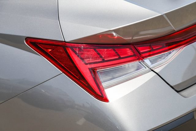 Certified 2025 Hyundai Elantra SEL FWD image 10