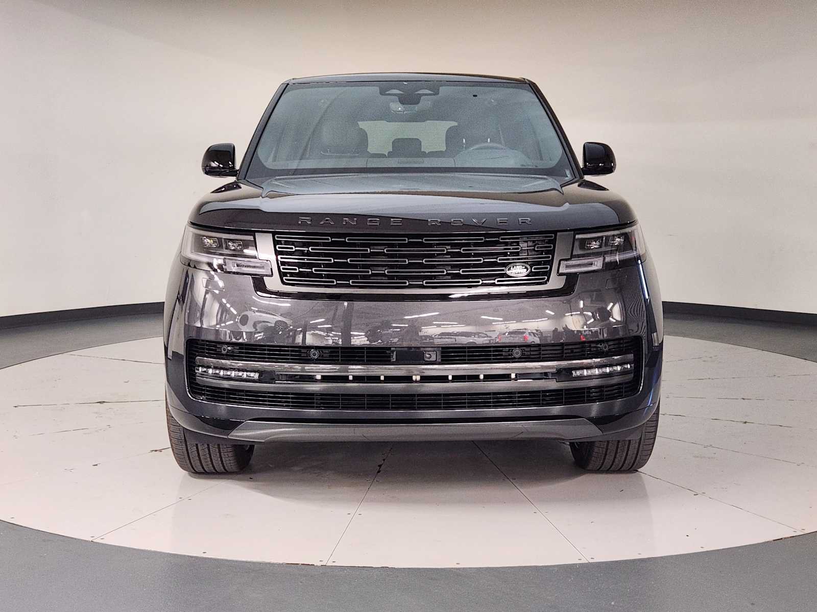 New 2026 Land Rover Range Rover Long Wheelbase SE AWD/4WD image 9