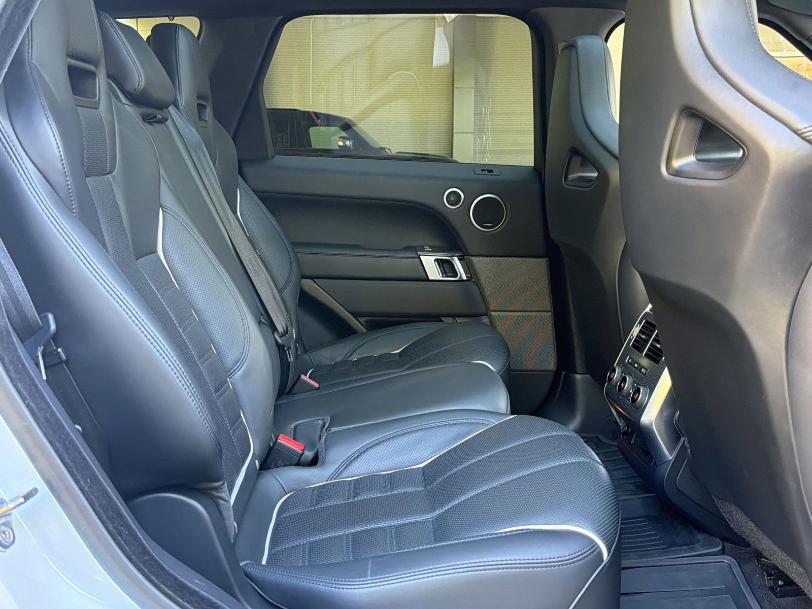 Used 2016 Land Rover Range Rover Sport SVR AWD/4WD image 30