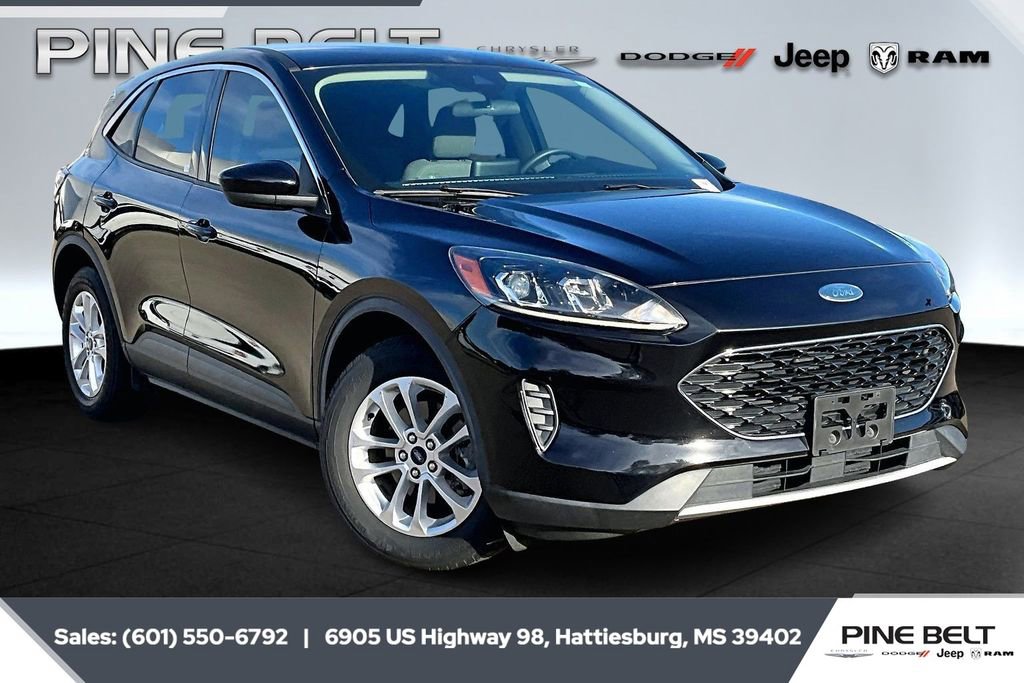 Used 2020 Ford Escape SE image 1