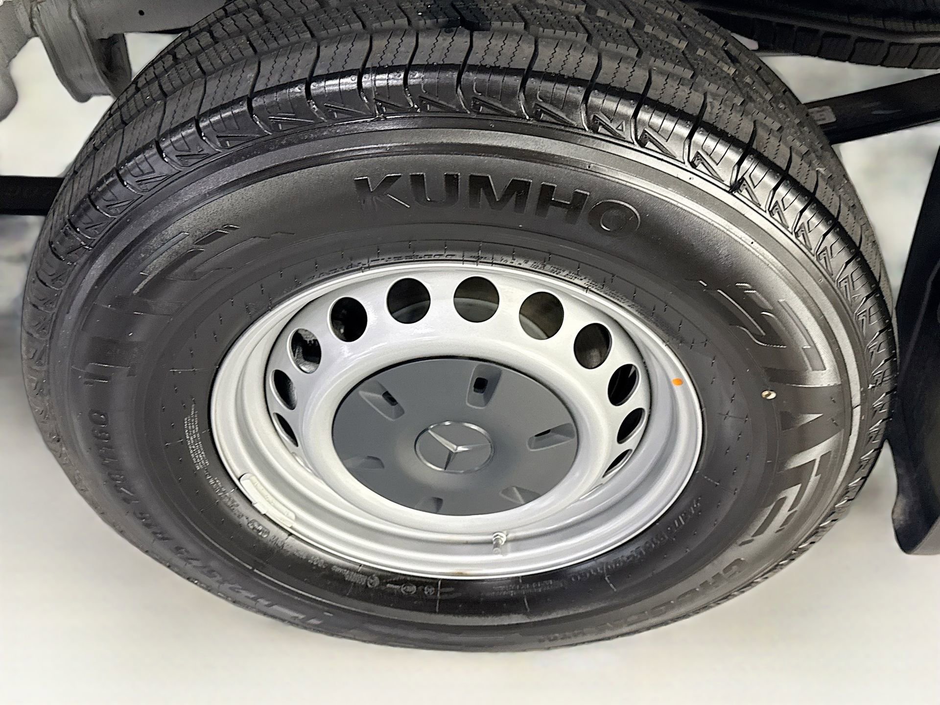 Used 2025 Mercedes-Benz Sprinter 2500 image 29