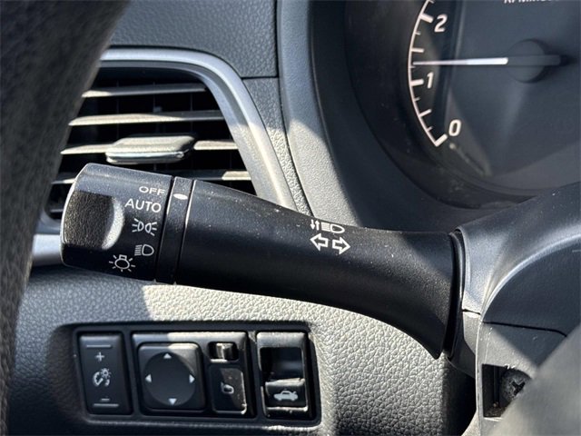 Used 2015 Nissan Sentra S image 25