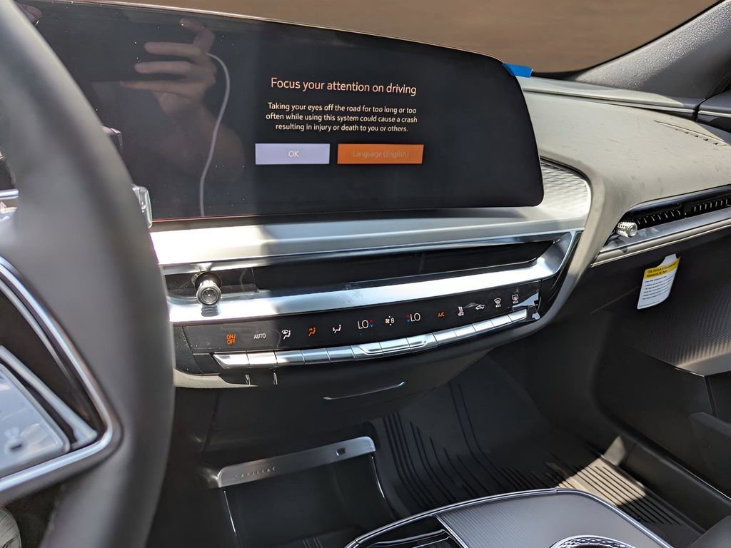New 2025 Cadillac Lyriq Luxury image 10