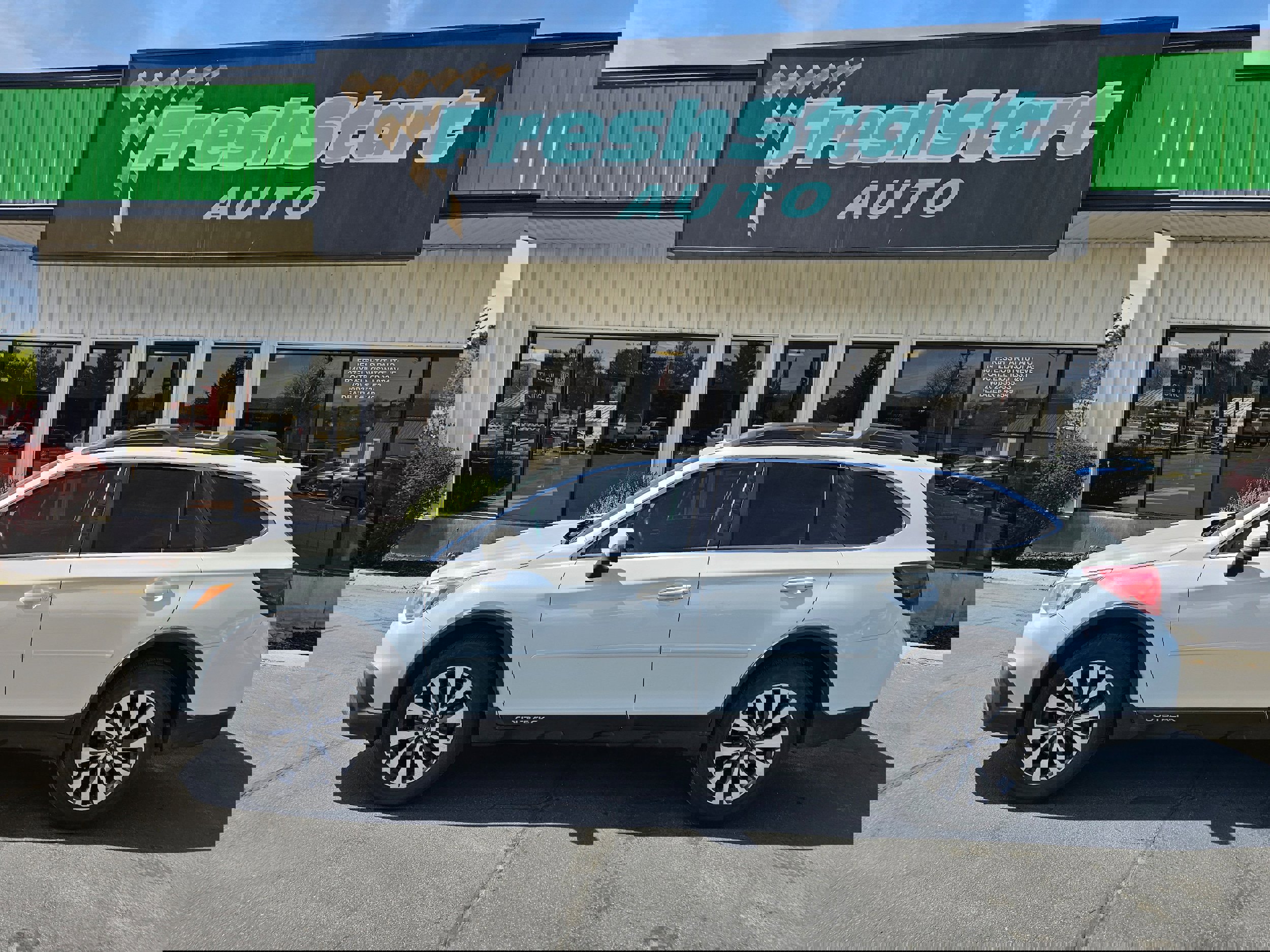 Used 2015 Subaru Outback 3.6R Limited image 1