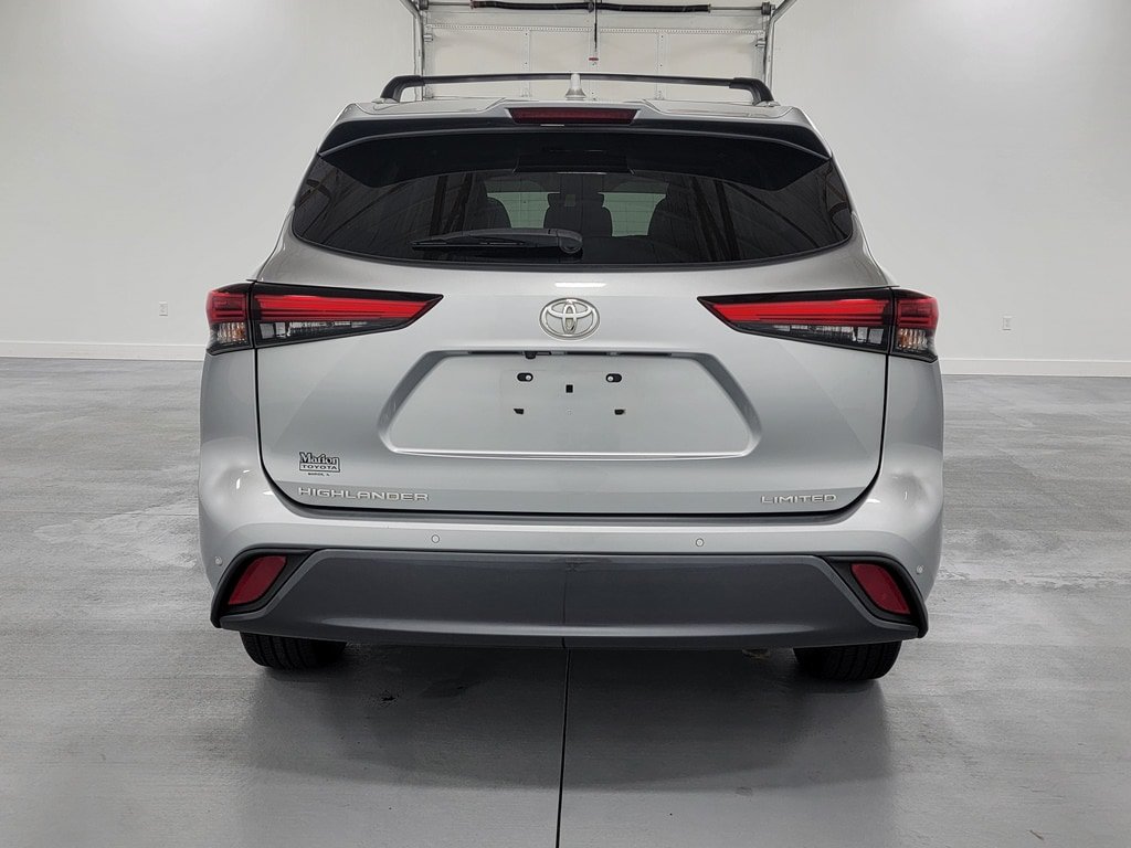 Used 2022 Toyota Highlander Limited FWD image 8