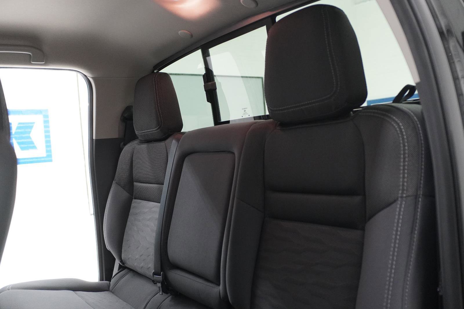 Used 2024 Nissan Frontier SV w/ SV Convenience Package image 33