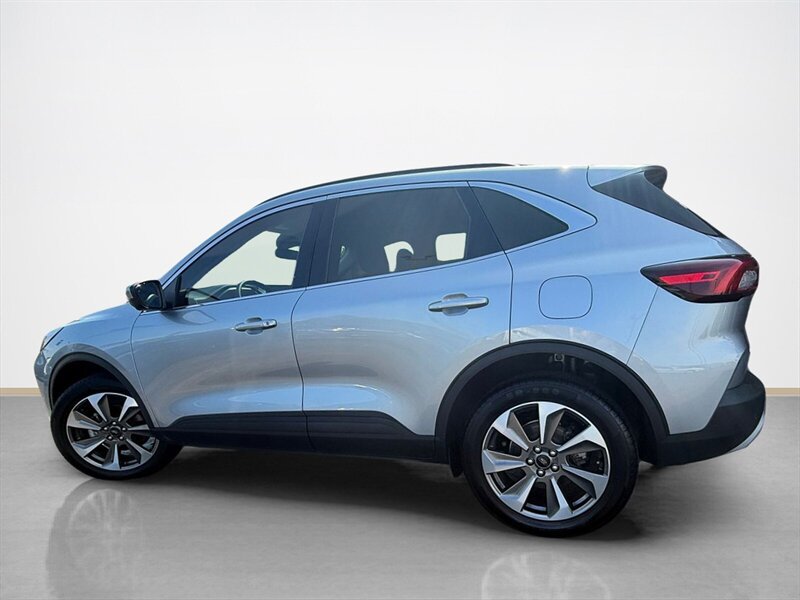 Used 2024 Ford Escape Platinum AWD/4WD image 7