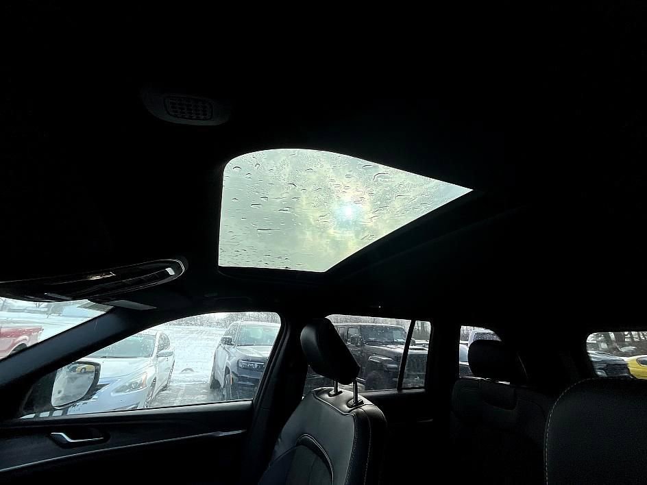 New 2026 Jeep Grand Cherokee Laredo image 16