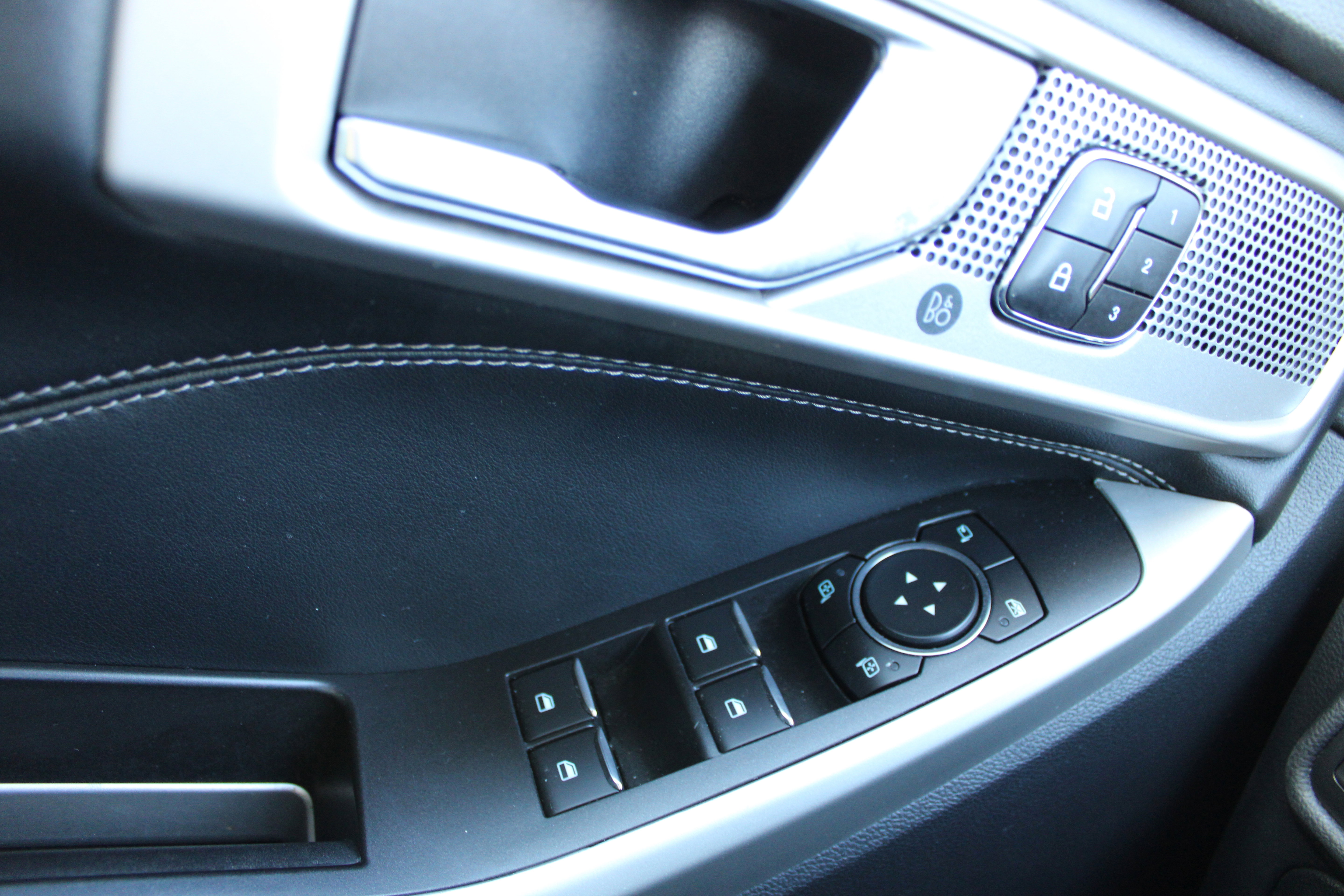 Used 2021 Ford Explorer Limited w/ Equipment Group 301A image 23