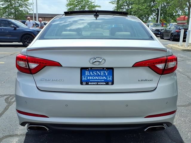 Used 2016 Hyundai Sonata Limited w/ Option Group 05 FWD image 9