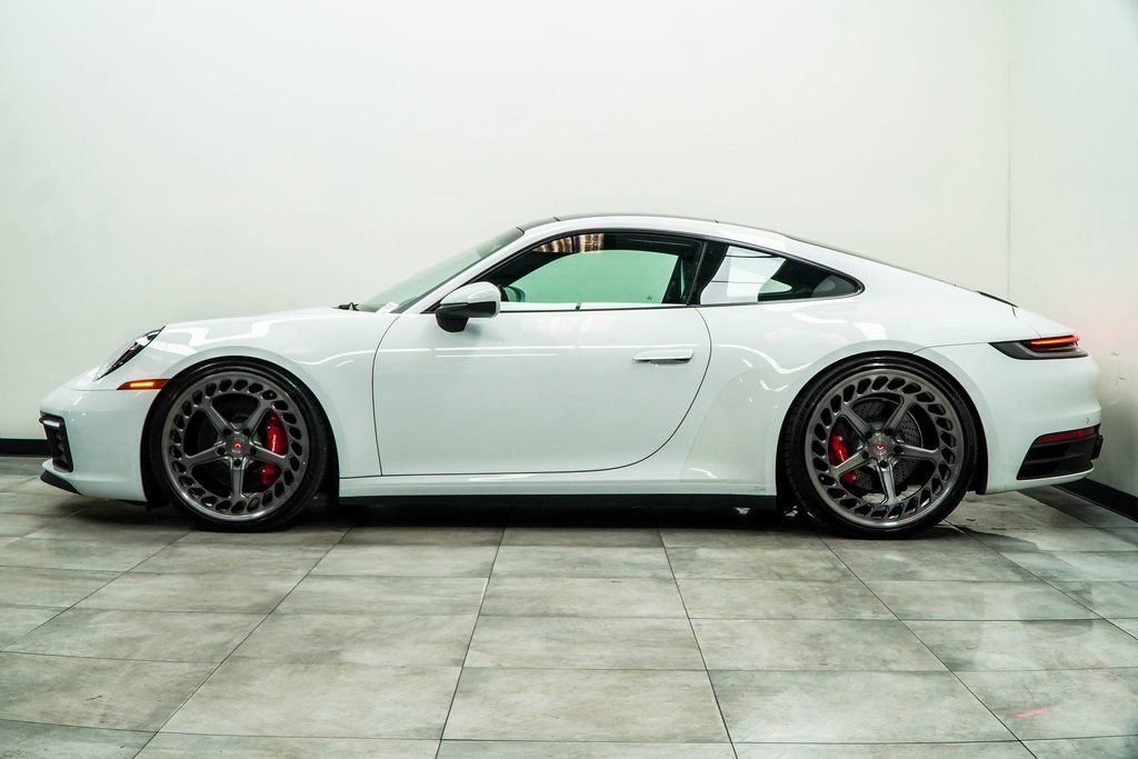 Used 2020 Porsche 911 Carrera S image 9