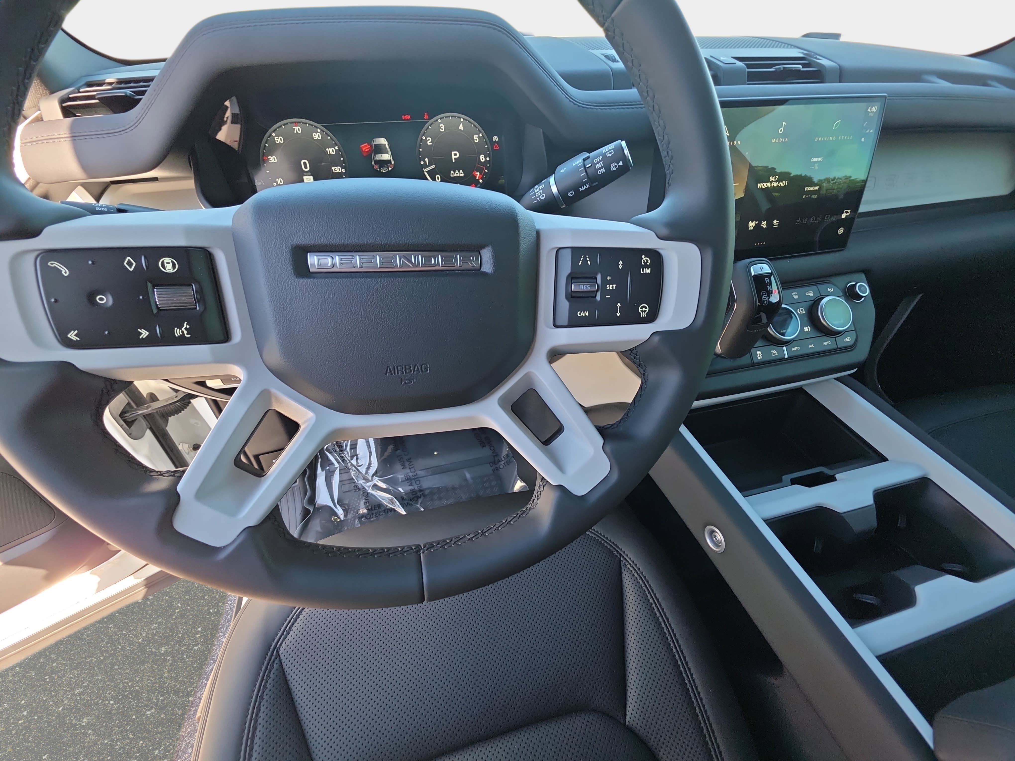 Certified 2025 Land Rover Defender 90 S image 15