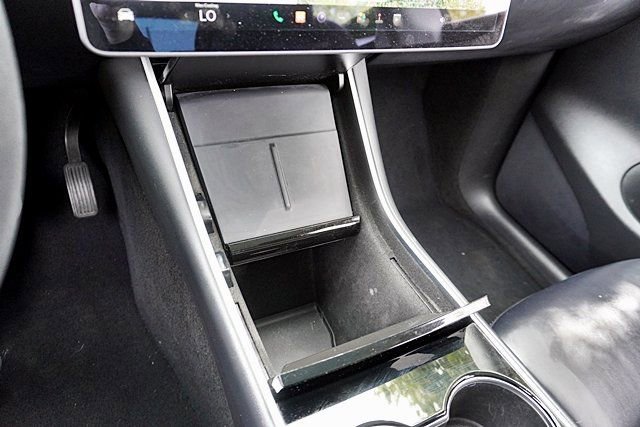 Used 2021 Tesla Model Y Long Range AWD/4WD image 36