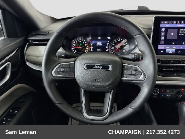 Used 2025 Jeep Compass Limited AWD/4WD image 11