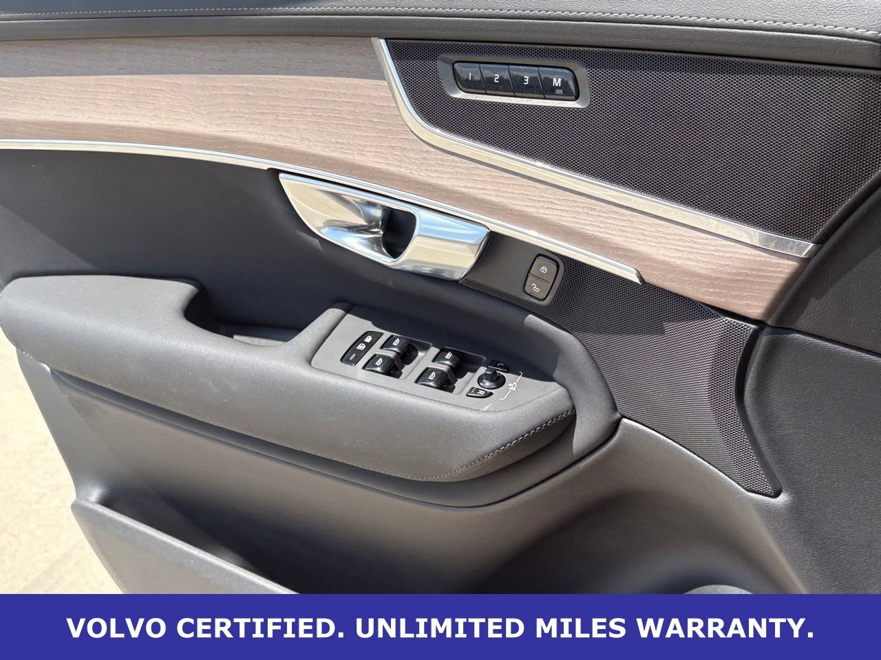 Certified 2025 Volvo XC90 B6 Plus AWD/4WD image 25