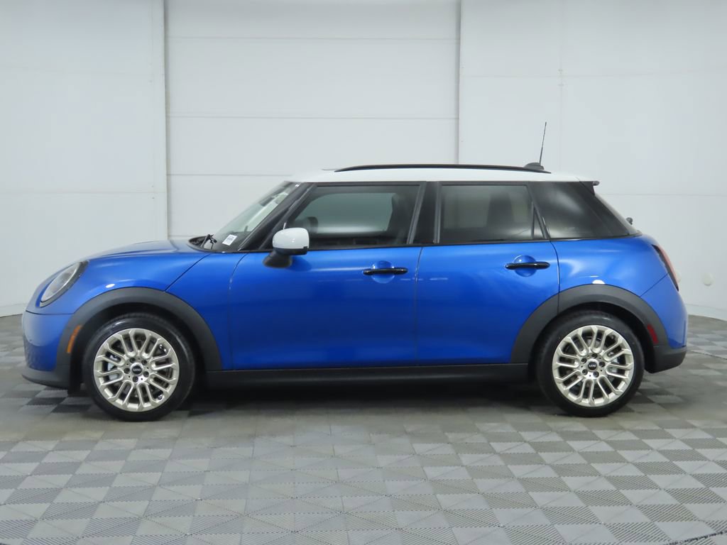 Used 2026 MINI Cooper 4-Door Hardtop image 8