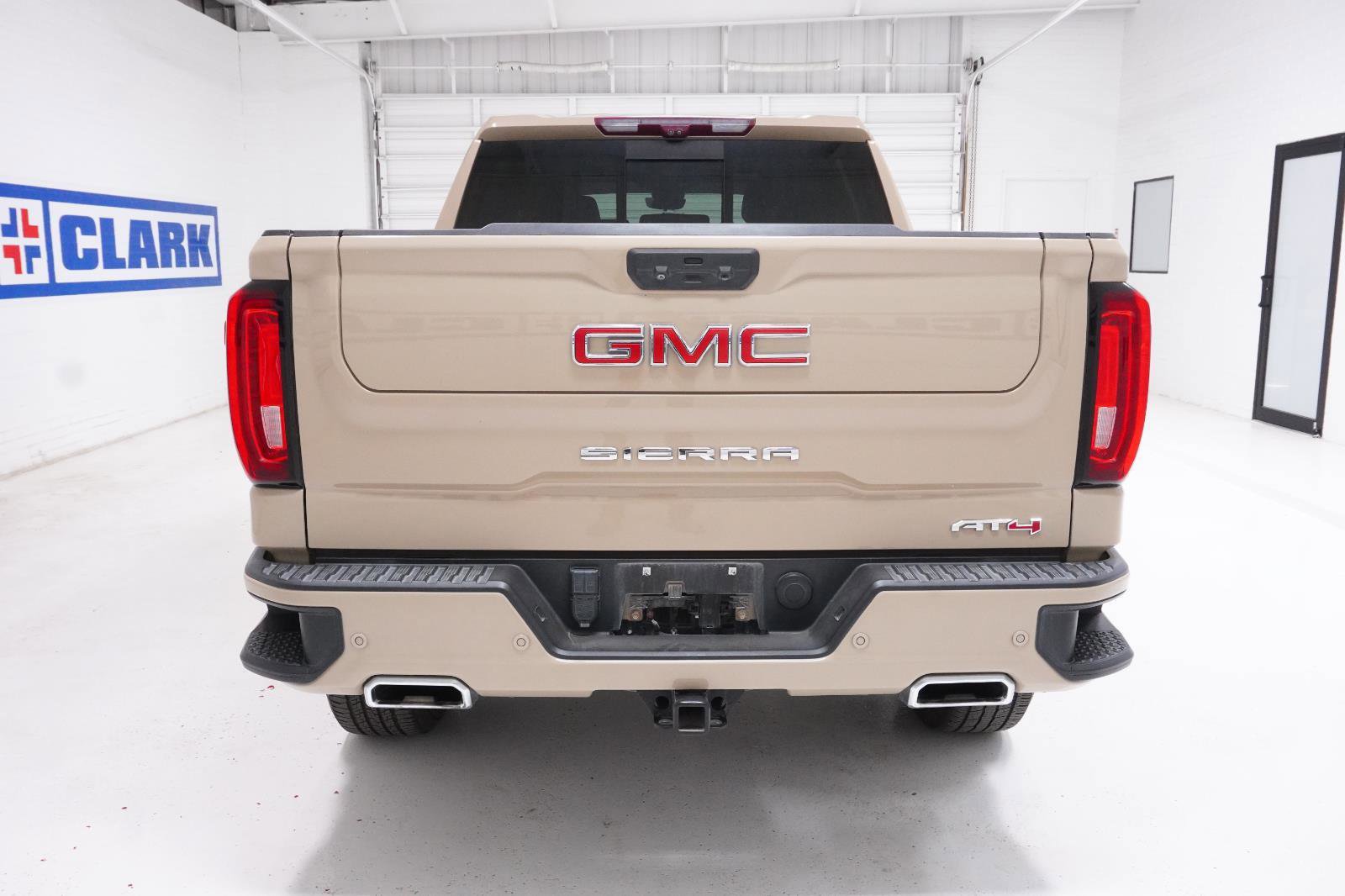 Used 2022 GMC Sierra 1500 AT4 w/ AT4 Premium Package image 6