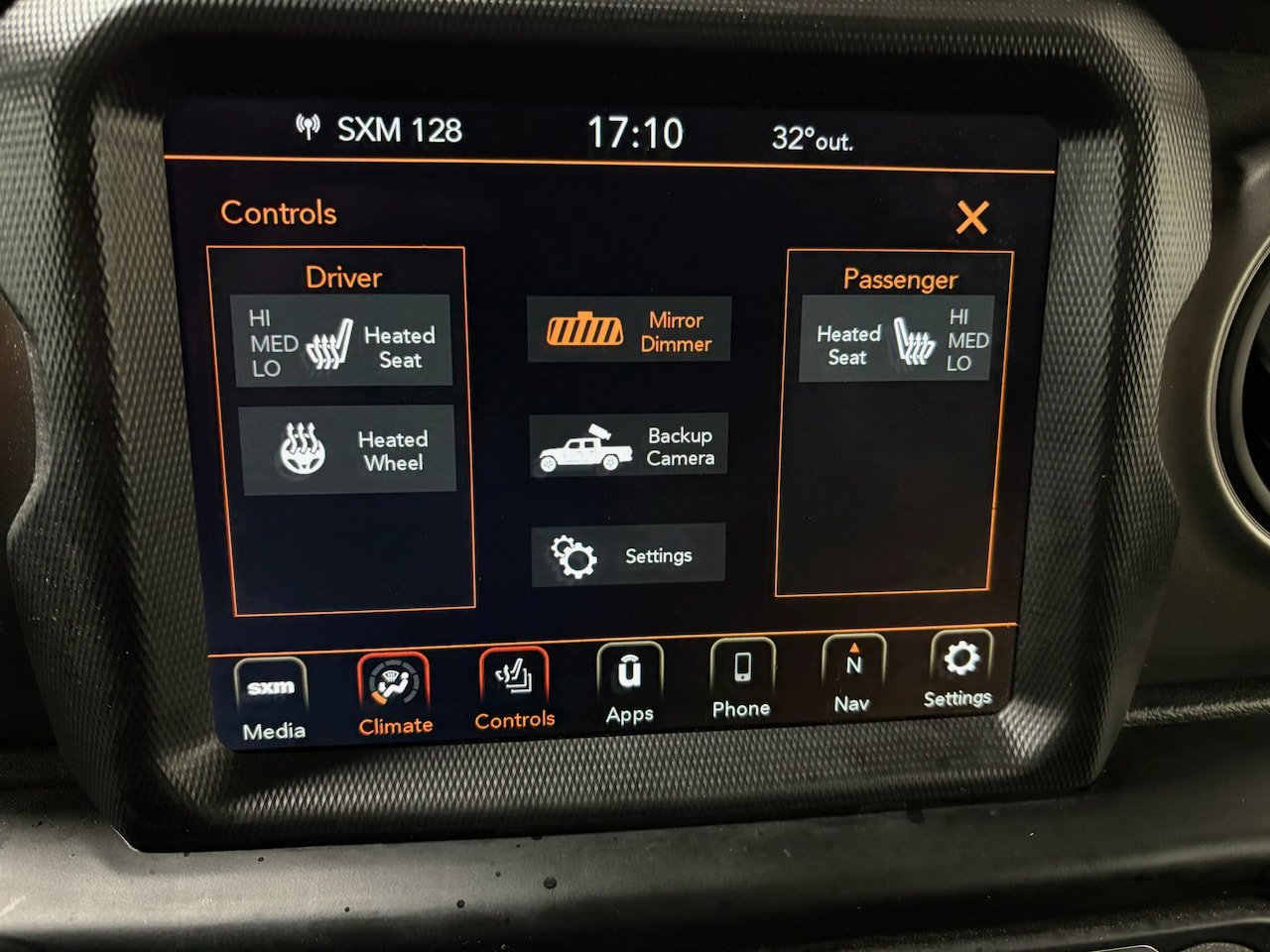 Used 2022 Jeep Gladiator Willys image 17