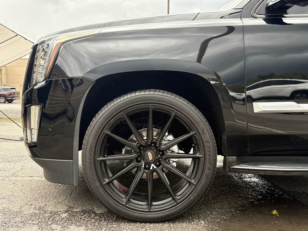 Used 2019 Cadillac Escalade ESV Luxury image 22