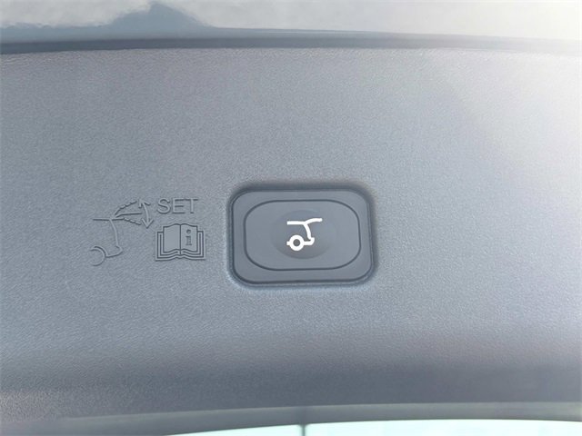 New 2025 Lincoln Nautilus Premier w/ Equipment Group 102A image 13