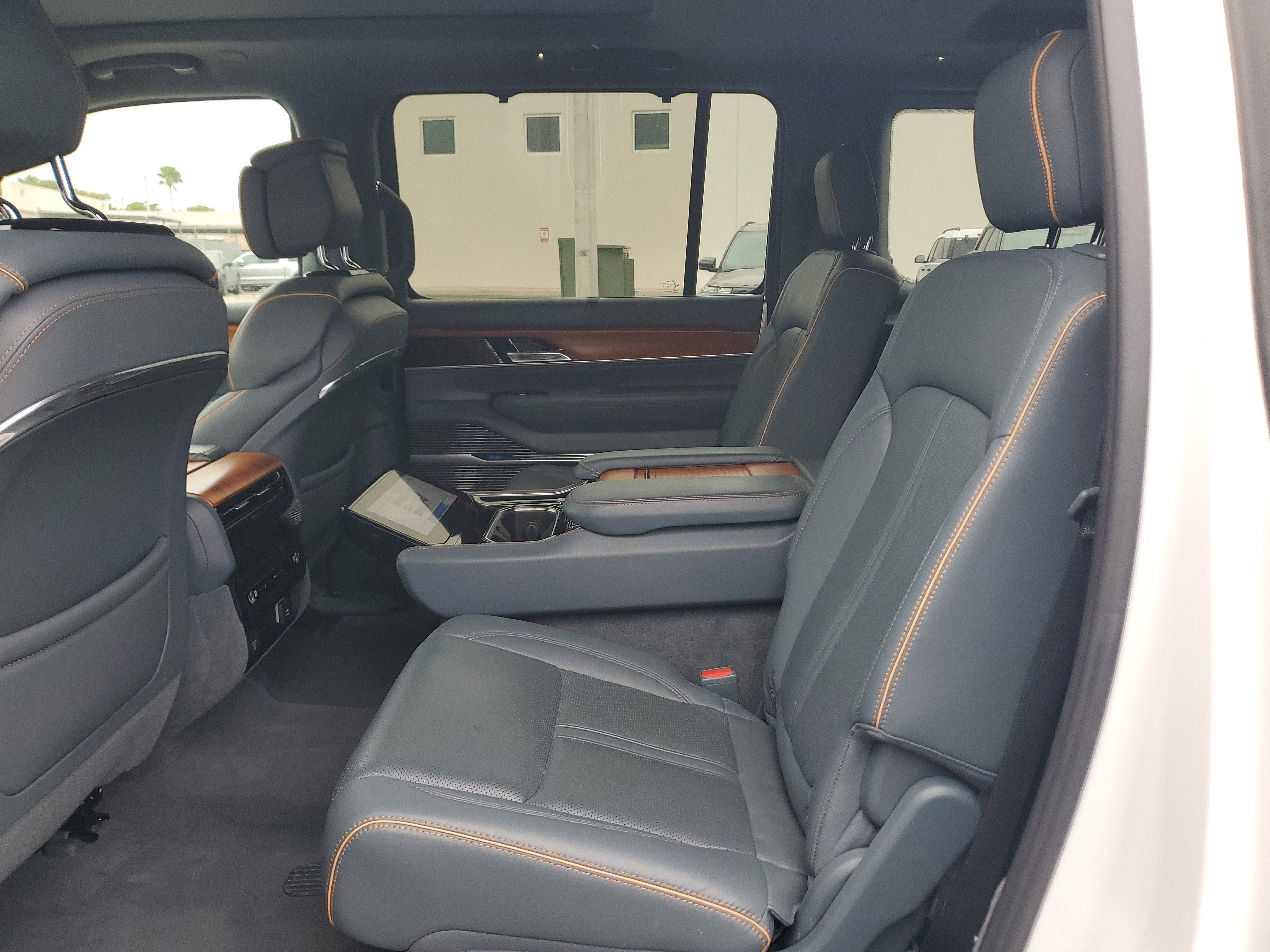 Used 2022 Jeep Grand Wagoneer Series II w/ Convenience Group III image 13