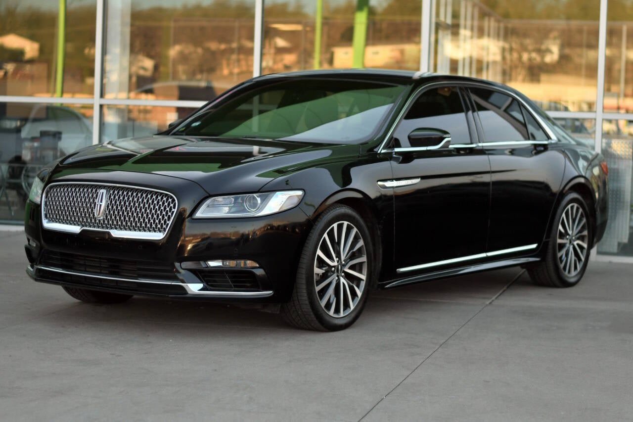 Used 2017 Lincoln Continental Select AWD/4WD image 3