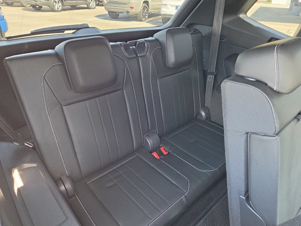 Used 2022 Volkswagen Tiguan SE R-Line FWD image 19