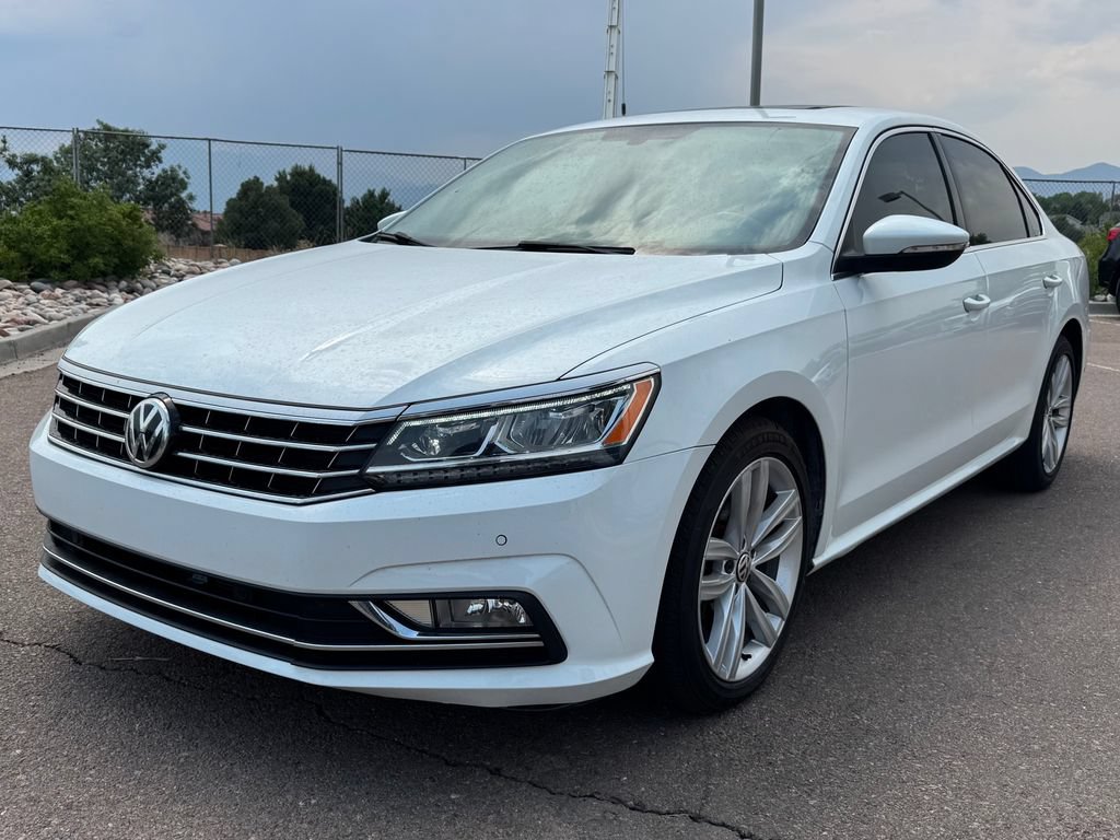 Used 2018 Volkswagen Passat 2.0T SE FWD image 3