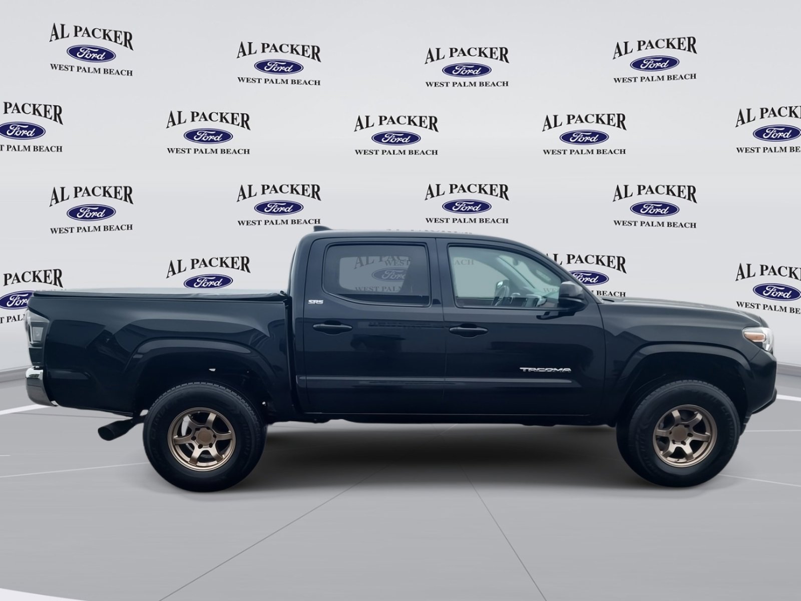 Used 2022 Toyota Tacoma SR5 image 9