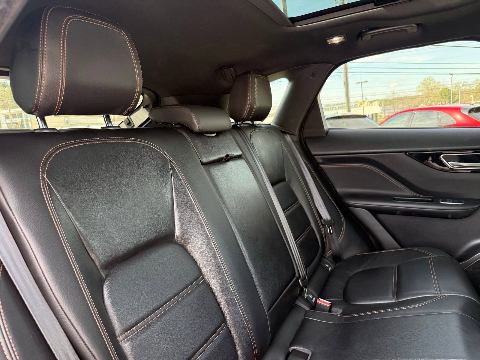 Used 2018 Jaguar F-PACE Prestige image 33