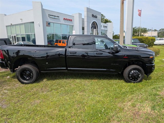New 2025 RAM 3500 Laramie image 3
